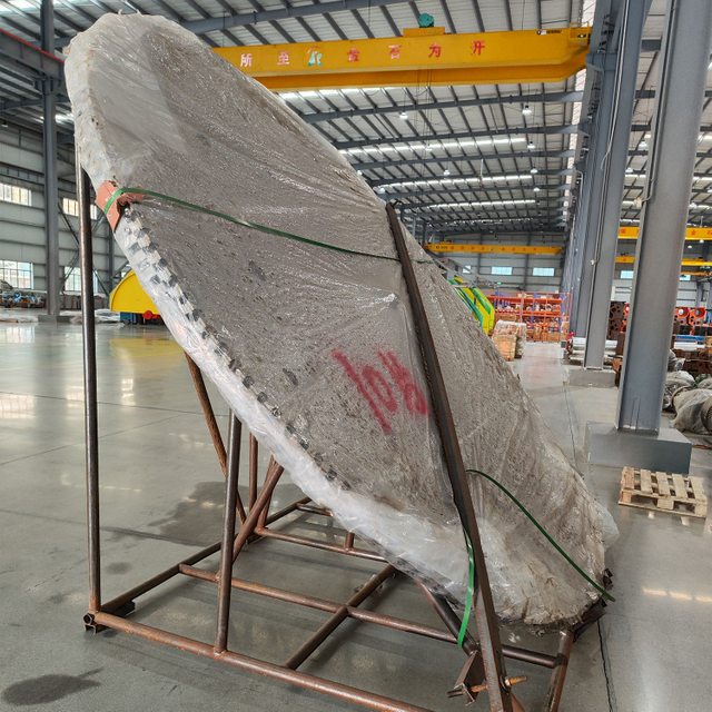 Huge saw blade for quarry mining stone cutting the granite、quartize 、marbles or other natural stone